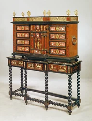 Schrank auf Ständer, Chinoiserie, Mitte 18. Jahrhundert